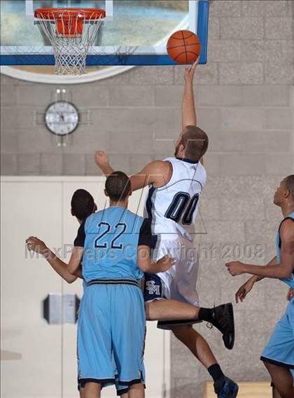 Thumbnail 1 in San Marcos vs. Hercules (MaxPreps Holiday Classic) photogallery.