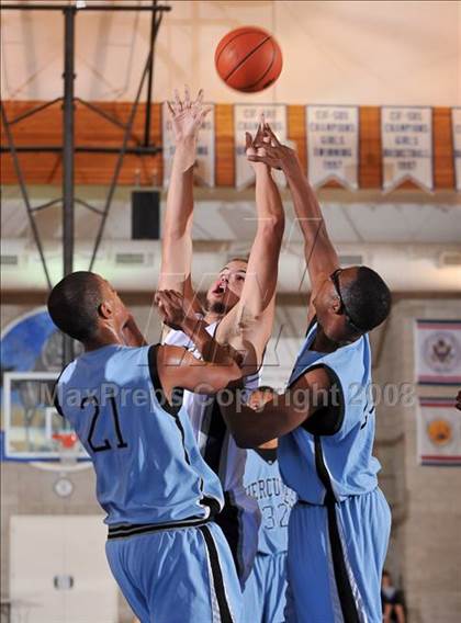 Thumbnail 1 in San Marcos vs. Hercules (MaxPreps Holiday Classic) photogallery.