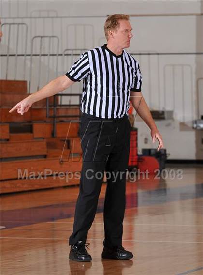 Thumbnail 2 in San Marcos vs. Hercules (MaxPreps Holiday Classic) photogallery.