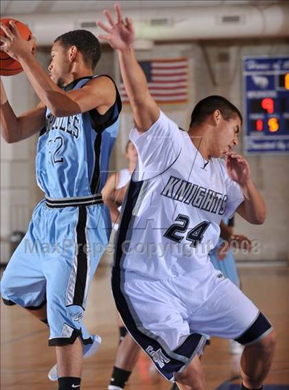 Thumbnail 3 in San Marcos vs. Hercules (MaxPreps Holiday Classic) photogallery.