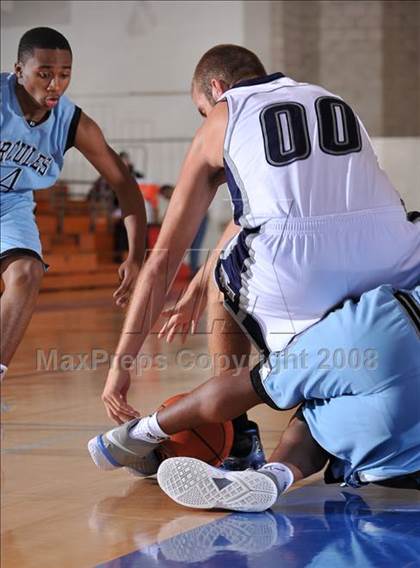 Thumbnail 3 in San Marcos vs. Hercules (MaxPreps Holiday Classic) photogallery.