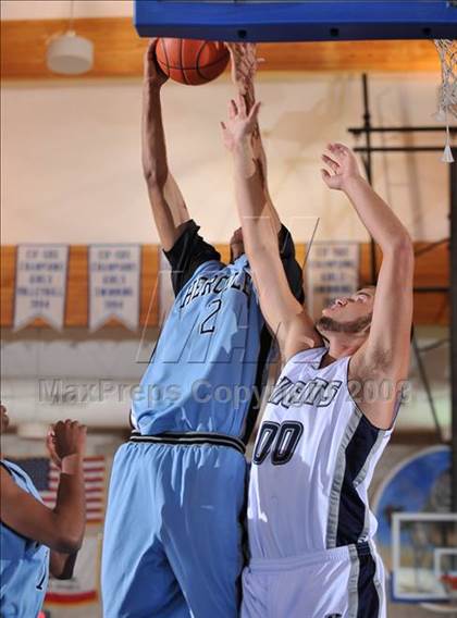 Thumbnail 2 in San Marcos vs. Hercules (MaxPreps Holiday Classic) photogallery.