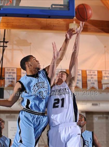 Thumbnail 1 in San Marcos vs. Hercules (MaxPreps Holiday Classic) photogallery.