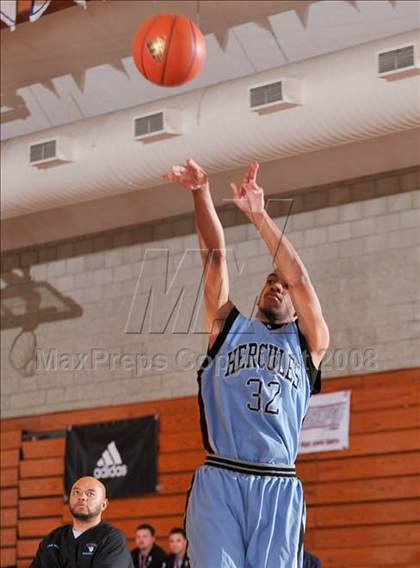 Thumbnail 1 in San Marcos vs. Hercules (MaxPreps Holiday Classic) photogallery.