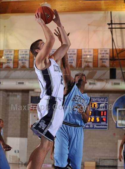 Thumbnail 1 in San Marcos vs. Hercules (MaxPreps Holiday Classic) photogallery.