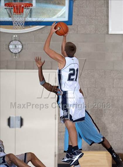 Thumbnail 1 in San Marcos vs. Hercules (MaxPreps Holiday Classic) photogallery.