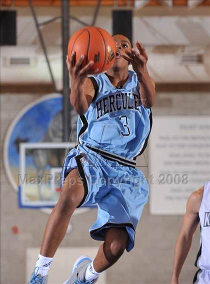 Thumbnail 2 in San Marcos vs. Hercules (MaxPreps Holiday Classic) photogallery.