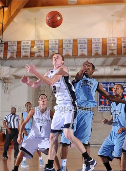 Thumbnail 3 in San Marcos vs. Hercules (MaxPreps Holiday Classic) photogallery.