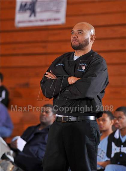 Thumbnail 2 in San Marcos vs. Hercules (MaxPreps Holiday Classic) photogallery.