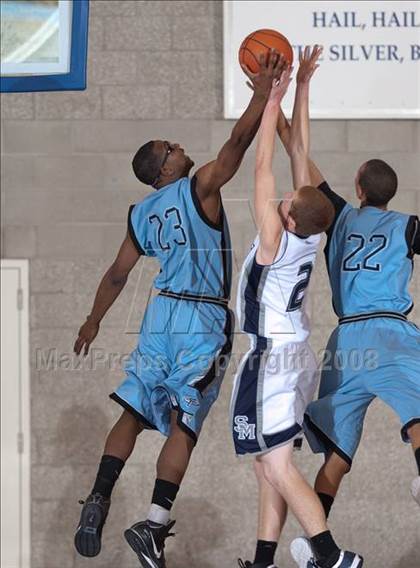 Thumbnail 2 in San Marcos vs. Hercules (MaxPreps Holiday Classic) photogallery.