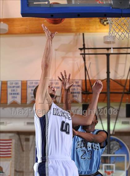 Thumbnail 3 in San Marcos vs. Hercules (MaxPreps Holiday Classic) photogallery.