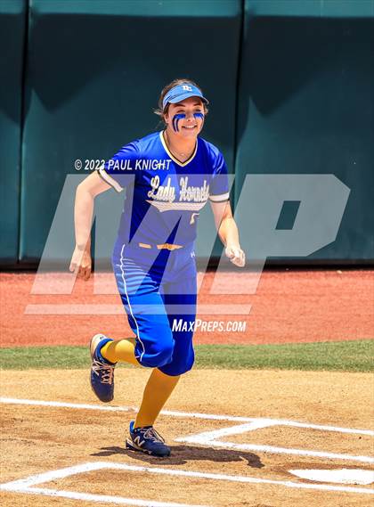 Thumbnail 3 in Hermleigh vs. Dodd City (UIL 1A Semifinal) photogallery.