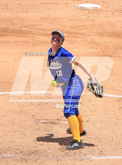 Thumbnail 3 in Hermleigh vs. Dodd City (UIL 1A Semifinal) photogallery.