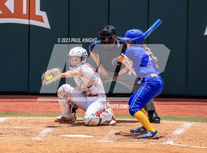 Thumbnail 3 in Hermleigh vs. Dodd City (UIL 1A Semifinal) photogallery.