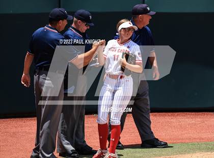Thumbnail 2 in Hermleigh vs. Dodd City (UIL 1A Semifinal) photogallery.