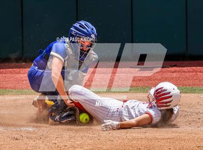 Thumbnail 2 in Hermleigh vs. Dodd City (UIL 1A Semifinal) photogallery.
