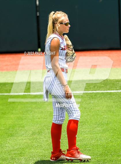 Thumbnail 2 in Hermleigh vs. Dodd City (UIL 1A Semifinal) photogallery.