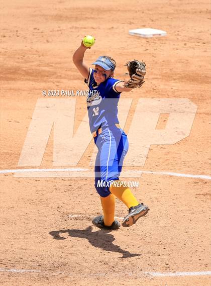 Thumbnail 1 in Hermleigh vs. Dodd City (UIL 1A Semifinal) photogallery.