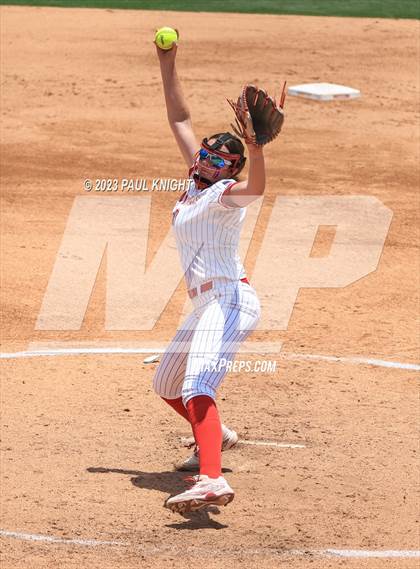 Thumbnail 1 in Hermleigh vs. Dodd City (UIL 1A Semifinal) photogallery.
