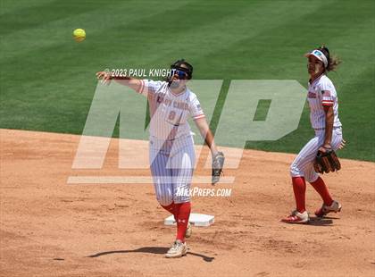 Thumbnail 2 in Hermleigh vs. Dodd City (UIL 1A Semifinal) photogallery.