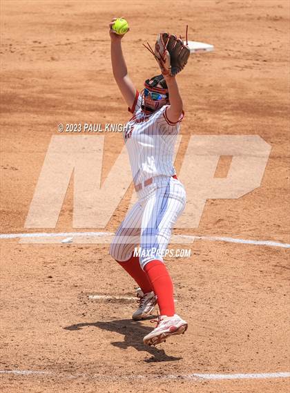 Thumbnail 1 in Hermleigh vs. Dodd City (UIL 1A Semifinal) photogallery.