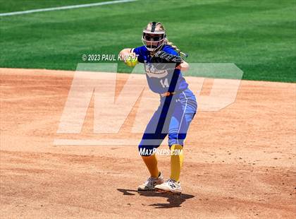 Thumbnail 1 in Hermleigh vs. Dodd City (UIL 1A Semifinal) photogallery.