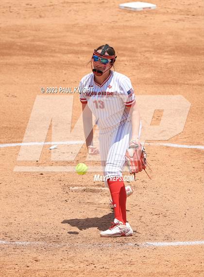 Thumbnail 1 in Hermleigh vs. Dodd City (UIL 1A Semifinal) photogallery.