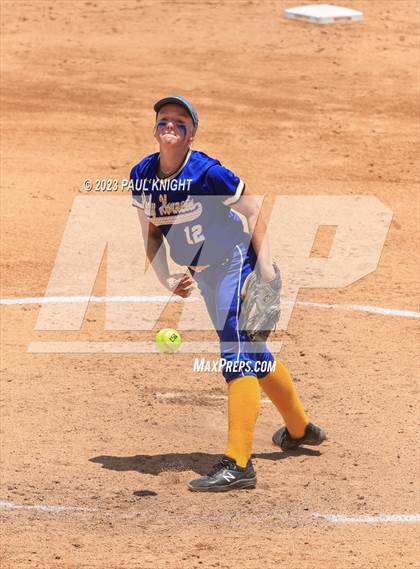 Thumbnail 1 in Hermleigh vs. Dodd City (UIL 1A Semifinal) photogallery.