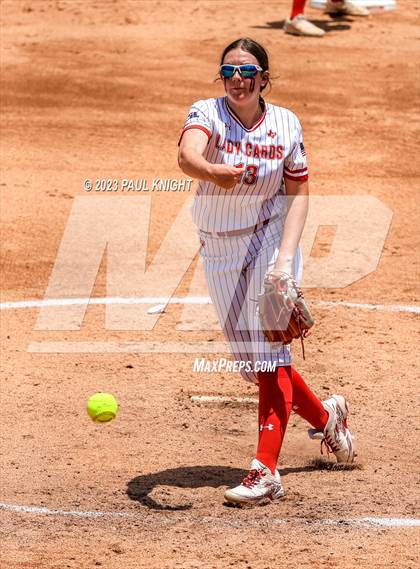 Thumbnail 3 in Hermleigh vs. Dodd City (UIL 1A Semifinal) photogallery.
