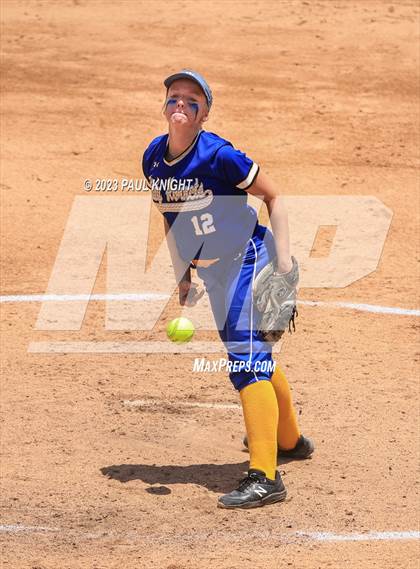 Thumbnail 1 in Hermleigh vs. Dodd City (UIL 1A Semifinal) photogallery.