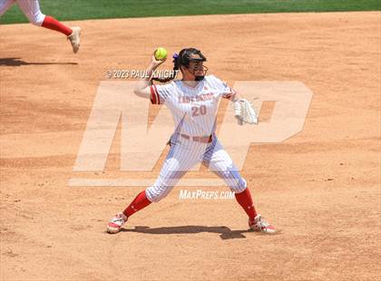 Thumbnail 2 in Hermleigh vs. Dodd City (UIL 1A Semifinal) photogallery.