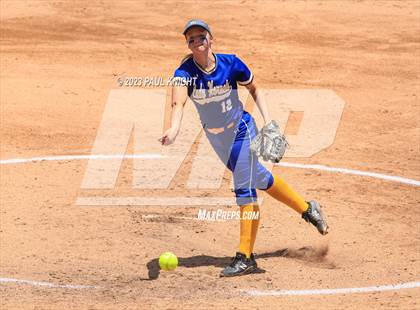 Thumbnail 3 in Hermleigh vs. Dodd City (UIL 1A Semifinal) photogallery.