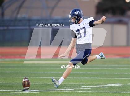 Thumbnail 2 in Sierra Canyon vs Downey photogallery.