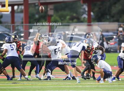 Thumbnail 1 in Sierra Canyon vs Downey photogallery.
