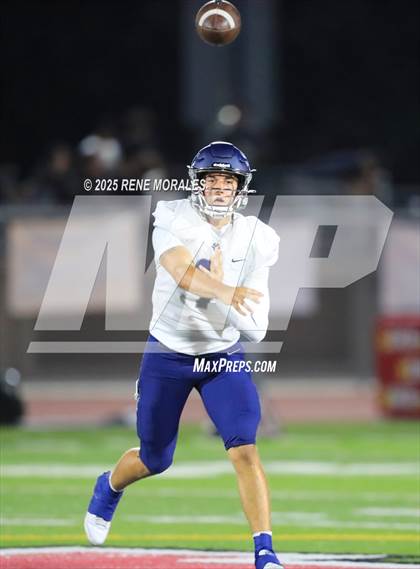 Thumbnail 3 in Sierra Canyon vs Downey photogallery.