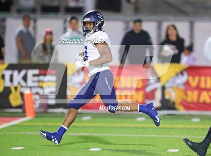 Thumbnail 2 in Sierra Canyon vs Downey photogallery.