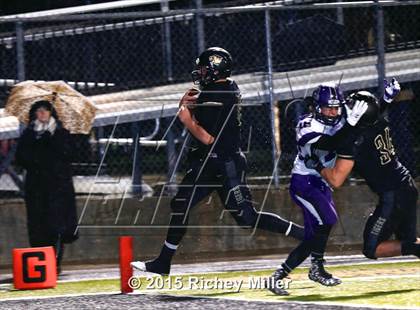 Thumbnail 2 in Bentonville vs. Fayetteville (AAA 7A Semifinal) photogallery.