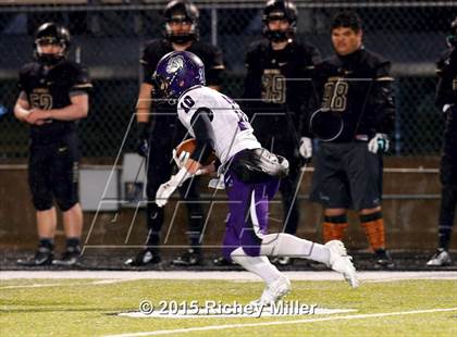 Thumbnail 2 in Bentonville vs. Fayetteville (AAA 7A Semifinal) photogallery.