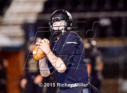 Thumbnail 2 in Bentonville vs. Fayetteville (AAA 7A Semifinal) photogallery.