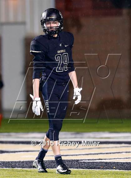 Thumbnail 3 in Bentonville vs. Fayetteville (AAA 7A Semifinal) photogallery.
