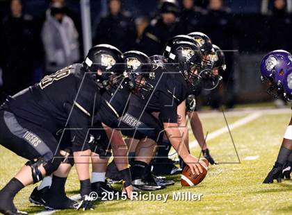 Thumbnail 2 in Bentonville vs. Fayetteville (AAA 7A Semifinal) photogallery.
