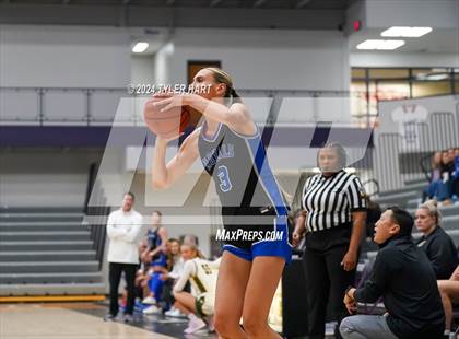Thumbnail 2 in Hamilton Southeastern vs. Fremd (Sneakers for Santa Shootout) photogallery.