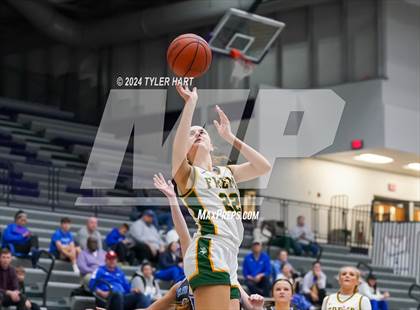 Thumbnail 3 in Hamilton Southeastern vs. Fremd (Sneakers for Santa Shootout) photogallery.