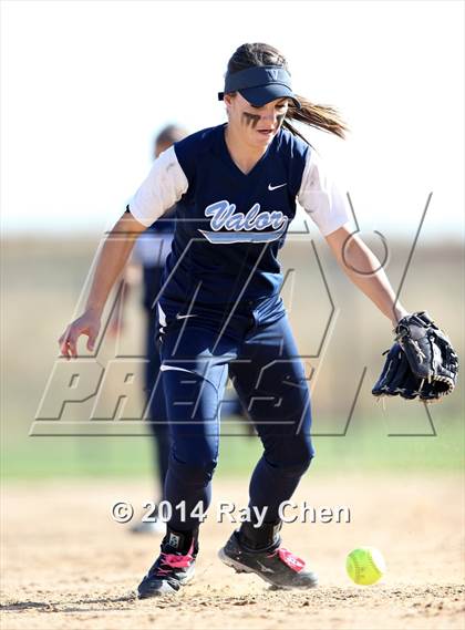 Thumbnail 1 in Erie vs. Valor Christian (CHSAA 4A Semifinal) photogallery.
