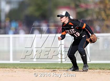 Thumbnail 1 in Erie vs. Valor Christian (CHSAA 4A Semifinal) photogallery.