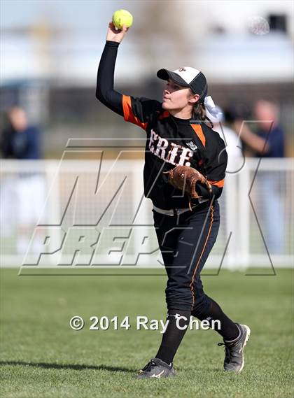 Thumbnail 1 in Erie vs. Valor Christian (CHSAA 4A Semifinal) photogallery.