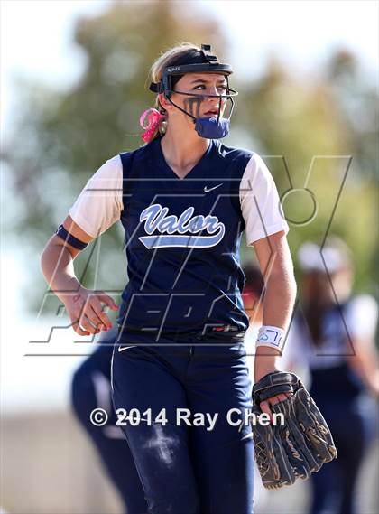 Thumbnail 1 in Erie vs. Valor Christian (CHSAA 4A Semifinal) photogallery.