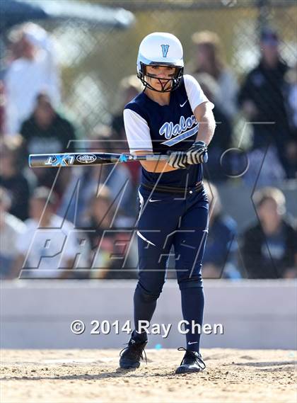 Thumbnail 2 in Erie vs. Valor Christian (CHSAA 4A Semifinal) photogallery.