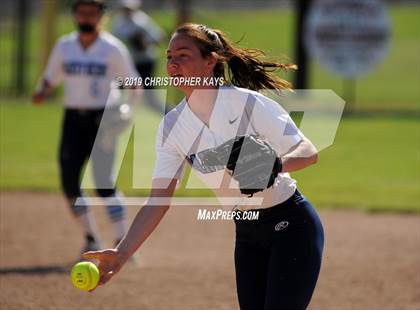 Thumbnail 3 in Pinckneyville vs. Harrisburg (IHSA 2A Sectional Championship) photogallery.