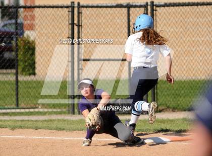 Thumbnail 2 in Pinckneyville vs. Harrisburg (IHSA 2A Sectional Championship) photogallery.